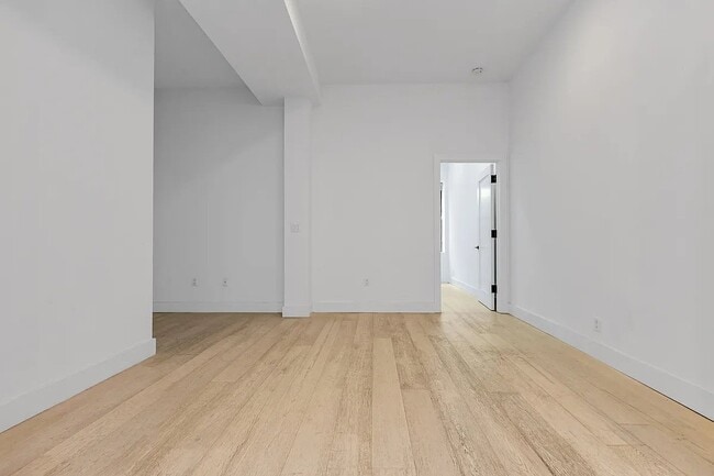 Photo - 245 Eldridge St Unit 1R