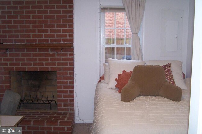 Photo - 1167 N Vernon St
