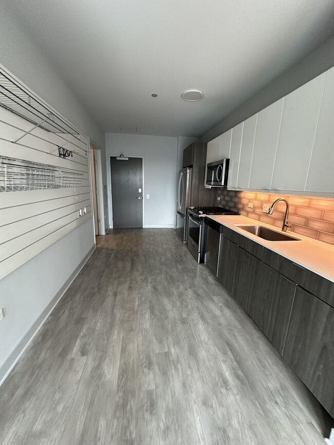 Photo - 0 bedroom in Chicago IL 60613 Unit 830
