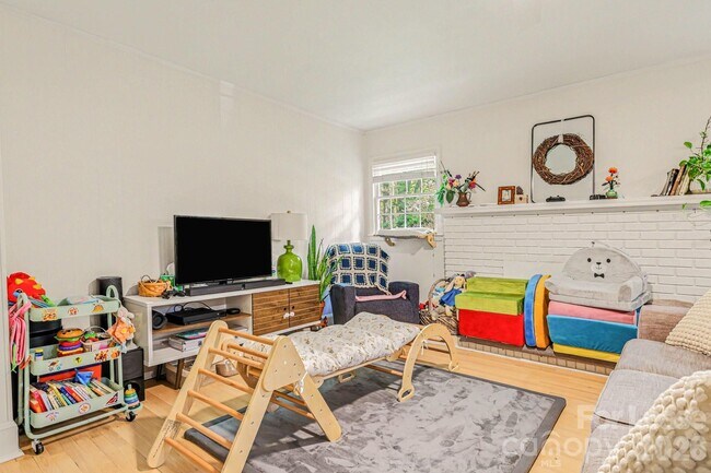 Photo - 2120 Rocky Knoll Dr