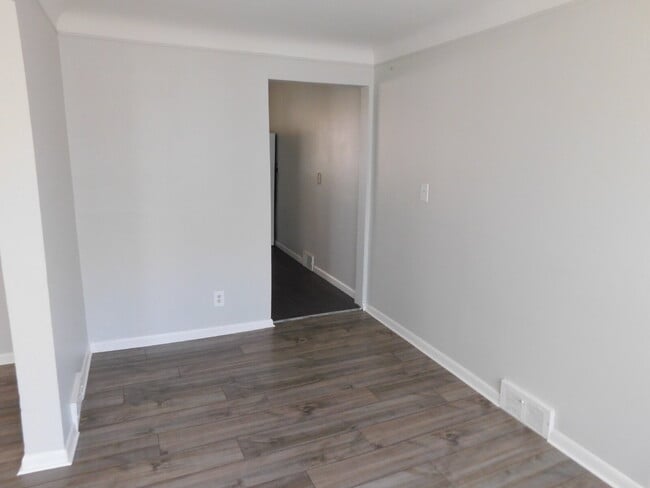 Private Entry Duplex near Lake St Clair