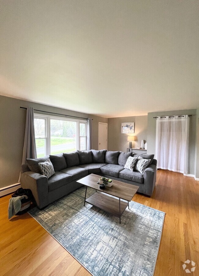 Building Photo - 2328 S Syene Rd Rental