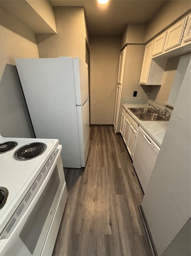 Photo - 8299 Cambridge St