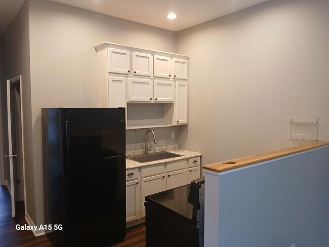 Photo - Newly renovated 3 bedroom close to UofL an...