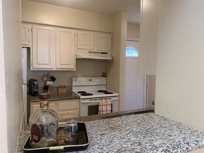 Building Photo - 10075 Westpark Dr Unit 43 Rental