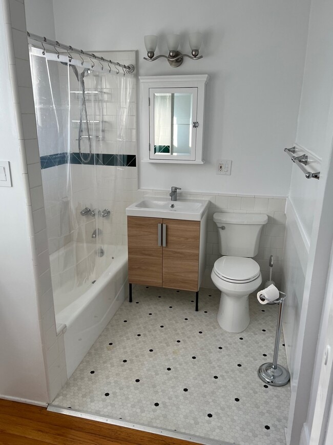 Photo - 218 Strand St Unidad 218 and a half