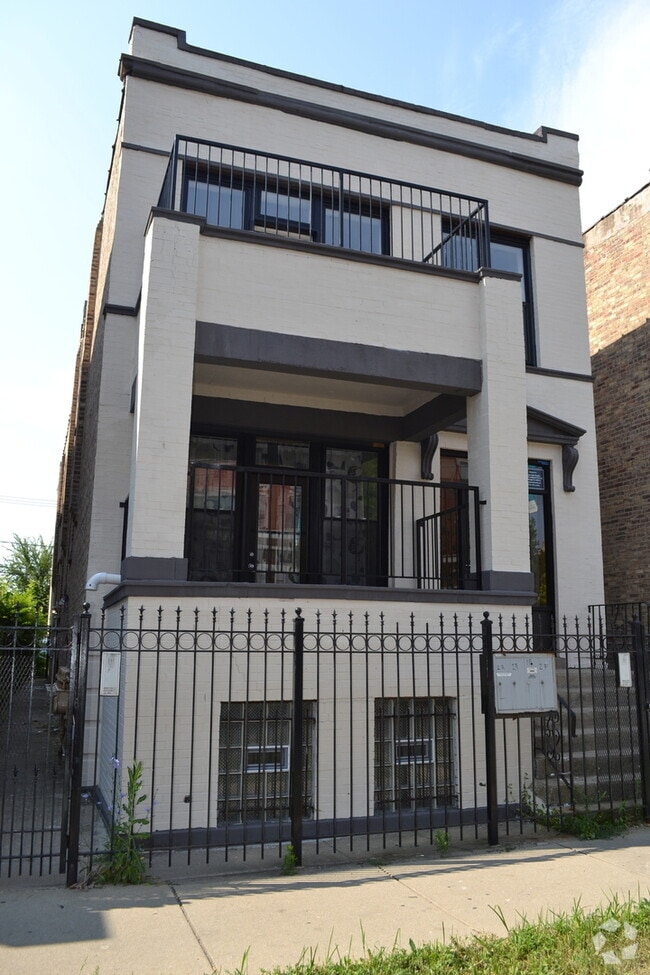 Building Photo - 3245 W Division St Unit 1R Rental