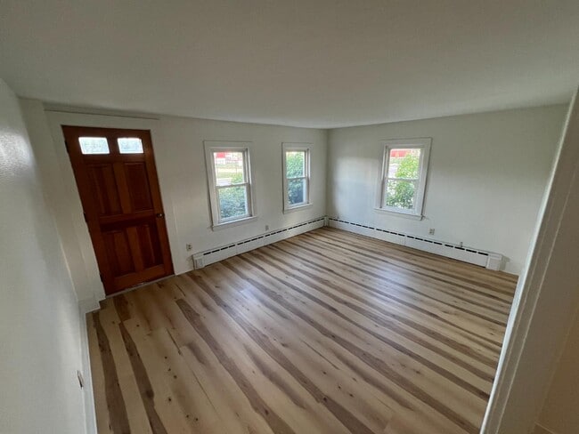 Photo - 157 Wakefield St