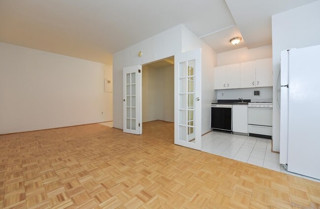Photo - Spacious & Bright Junior 1 Bedroom at River Place East
