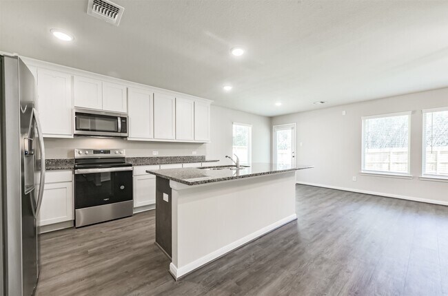 Photo - 2 N Circlewood Glen