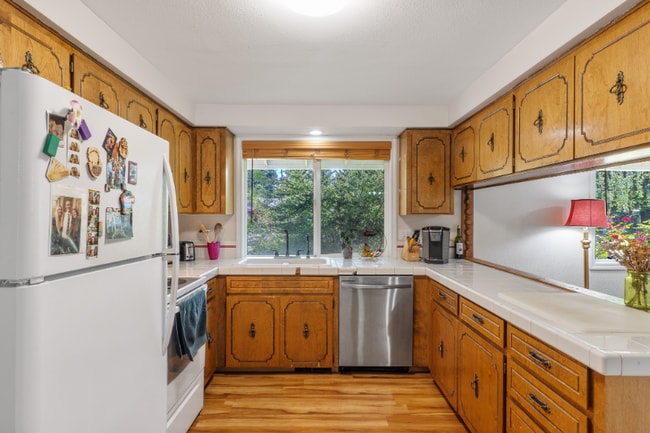 Photo - 9423 NE Woodridge St