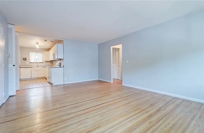 Photo - 2434 East Ave