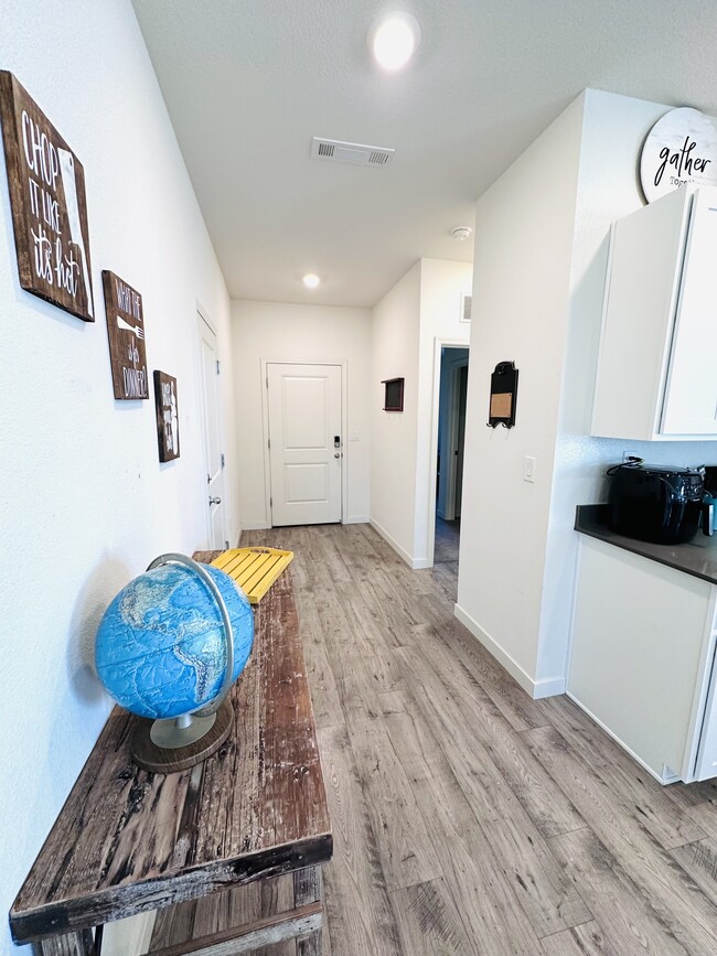 Photo - 950 Kathryn Ct