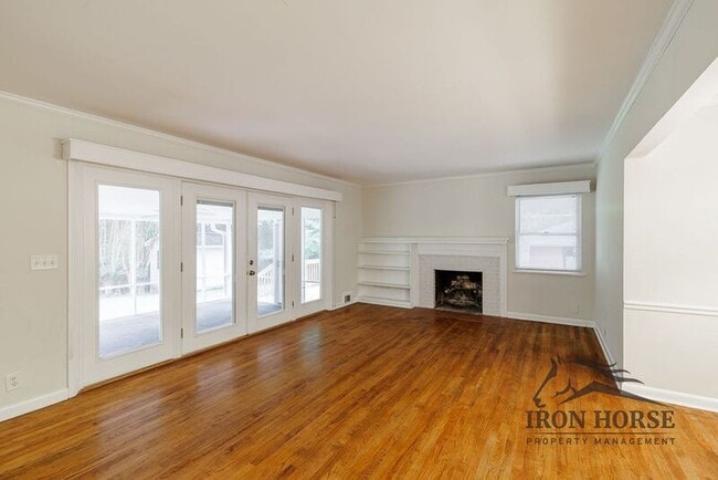 Photo - 160 Harold Dr