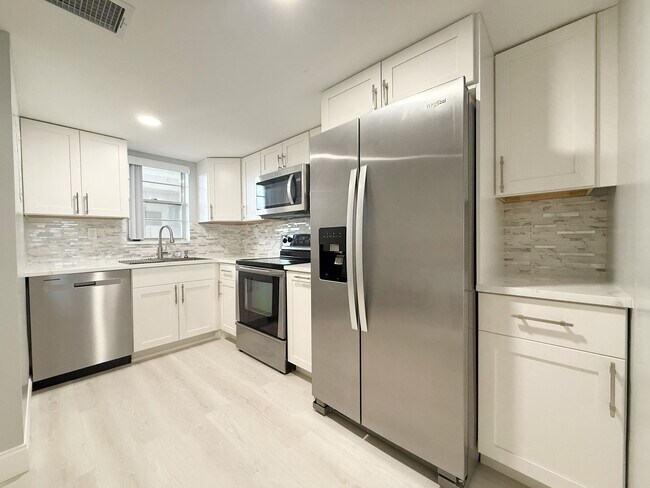 Photo - 3100 W Rolling Hills Cir Unidad 602