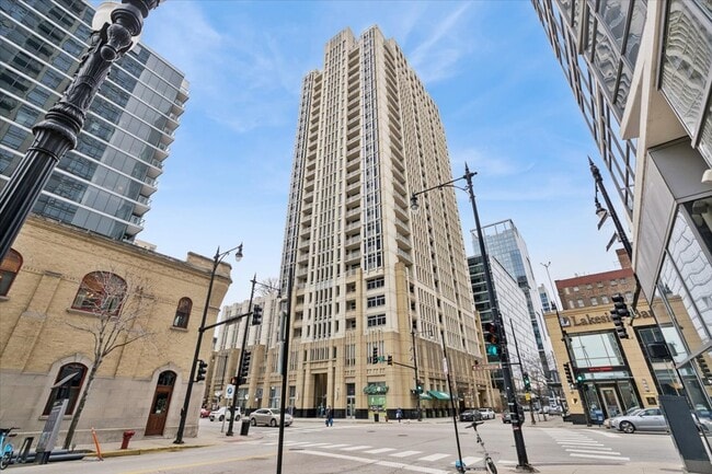 Building Photo - 1400 S Michigan Ave Unit 1110