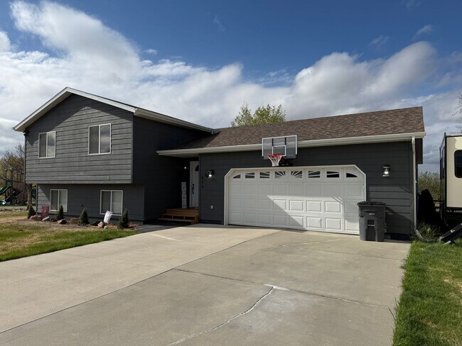 Photo - 4 Bedroom 3 Bath Home for Rent