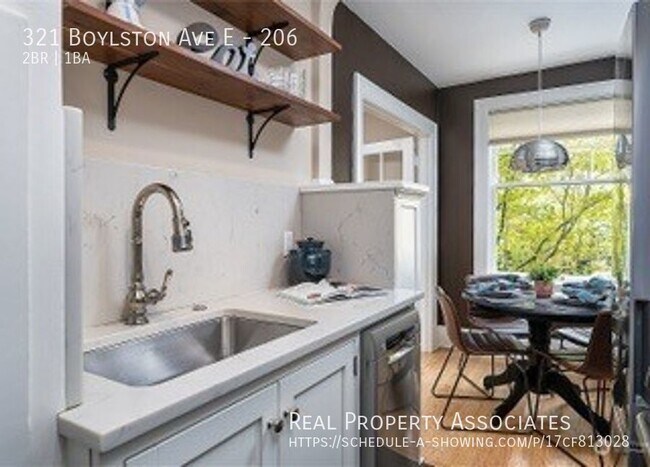 Photo - 321 Boylston Ave E