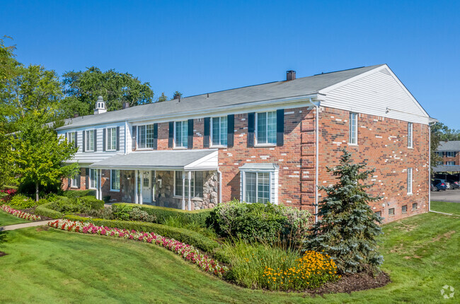 Building Photo - Great Oaks Apartments