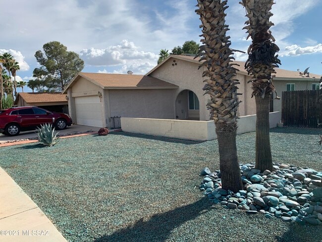 Building Photo - 2602 S Black Moon Dr