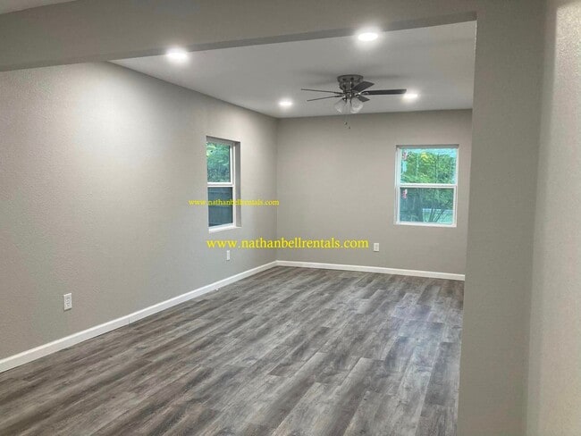 Photo - 1295 15th St SE