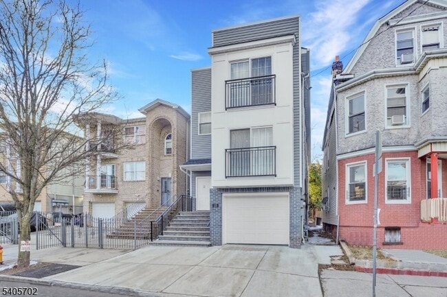 Photo - 225 S 9th St Unit 1