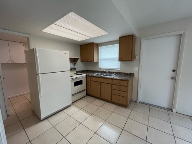 Kitchen/ bathroom entry - 6100 Dr Martin Luther King Jr St N Unit #4