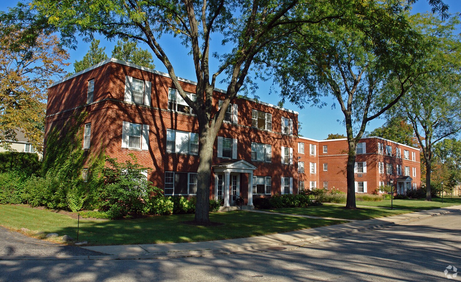 Georgian Court Apartments - Georgian Court Apartments