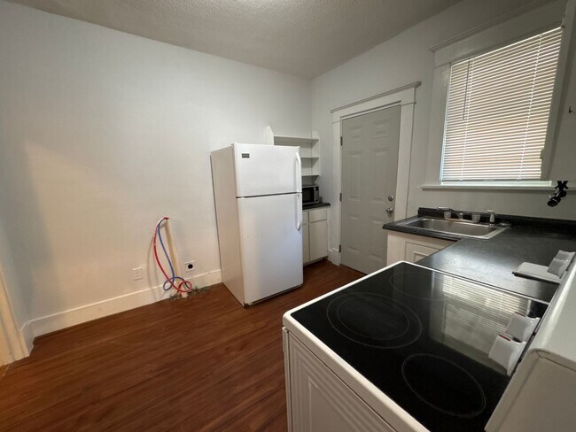 Photo - 1112 Troupe St