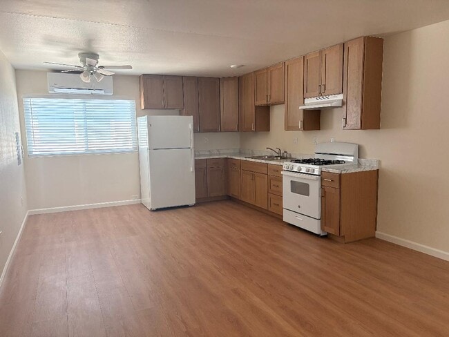 Building Photo - 523 Aster St Unit 523 Aster - 2BR/2BA