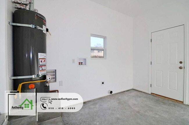 Photo - 2835 Reservoir Ln