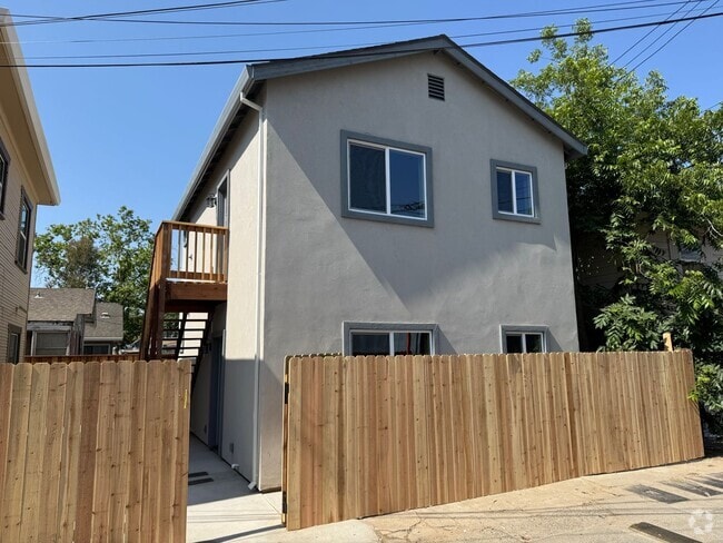 Building Photo - New Downtown Construction 650 Sqft. 1 Bedr... Rental