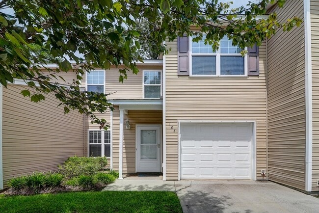 Building Photo - 165 Grand Oaks Dr