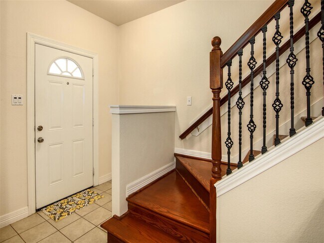 Photo - 2915 Paige St