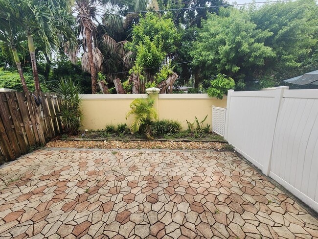Building Photo - 460 Marbella Dr Unit 460 Rental