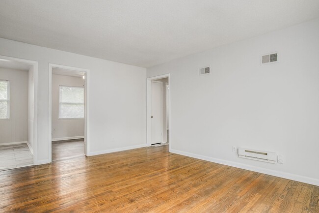 Photo - 3604 E 61st St Unidad 3604