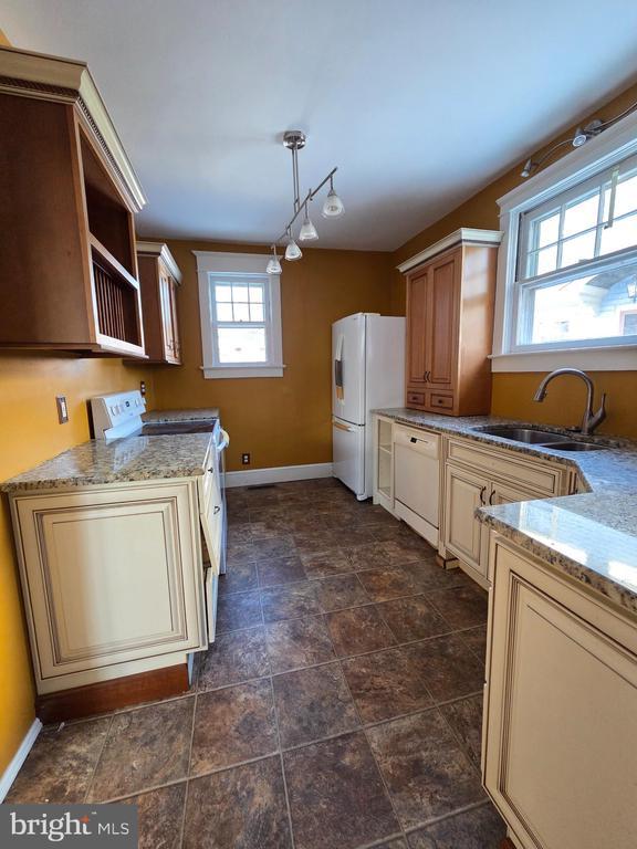 Photo - 629 Grove St Unit A