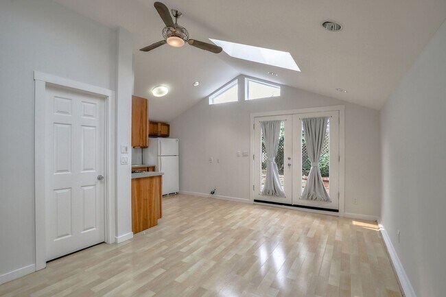 Photo - 3669 Madrone Ave Unidad Front House