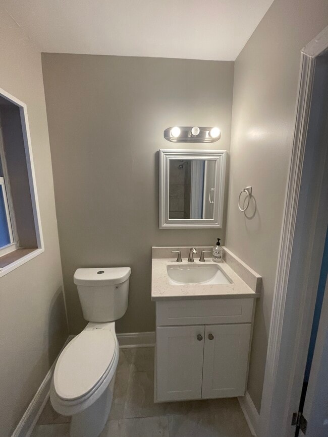 Photo - 124 W 4th Ave