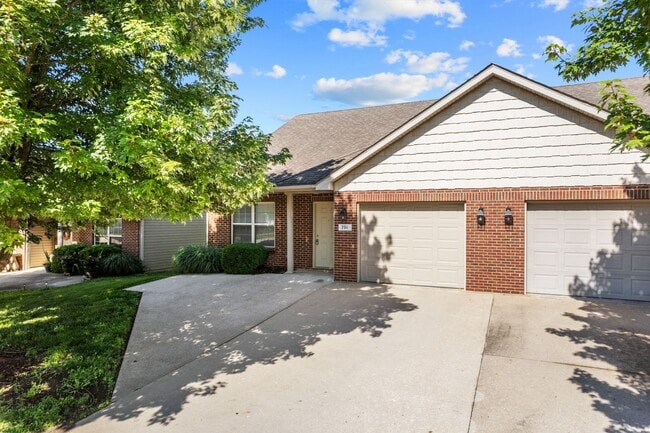 Photo - 701-703 Glenstone Dr. Unit 701 Glenstone Dr.