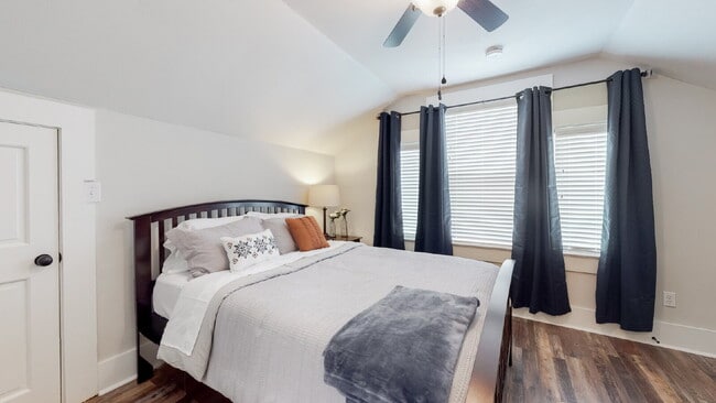 Photo - Cozy Craftsman Cottage in Savannah Unidad Main