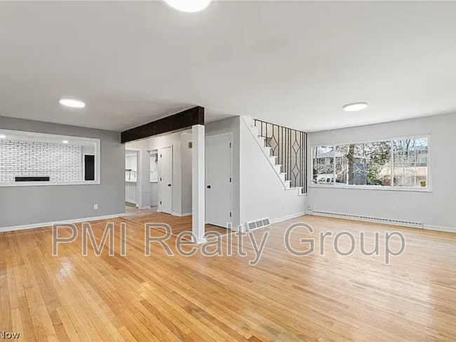 Photo - 607 Castle Blvd