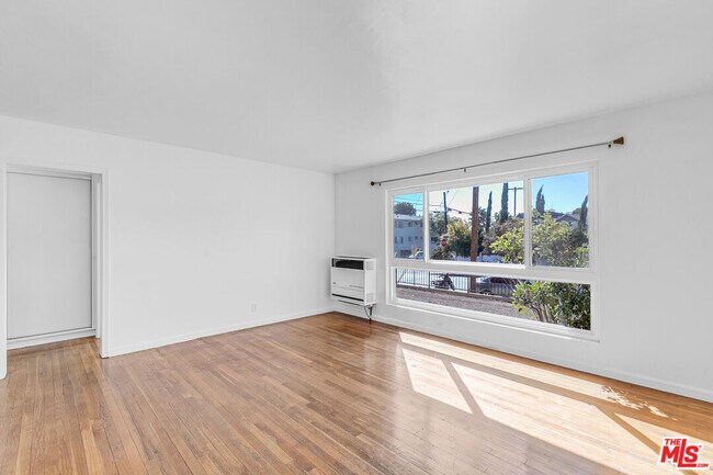 Photo - 1210 N New Hampshire Ave