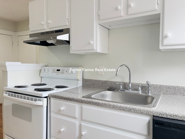Photo - 402A Highland Ave