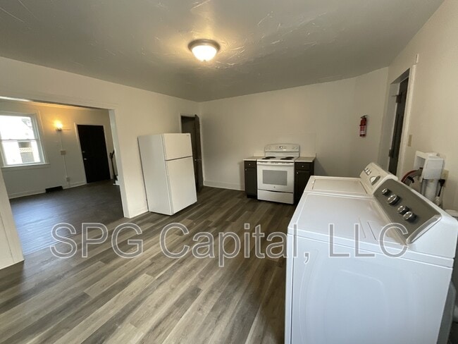 Photo - 246 Walnut St