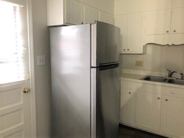 Kitchen - 211 E Northpoint Avenue Unit 211 E Northpoint Ave