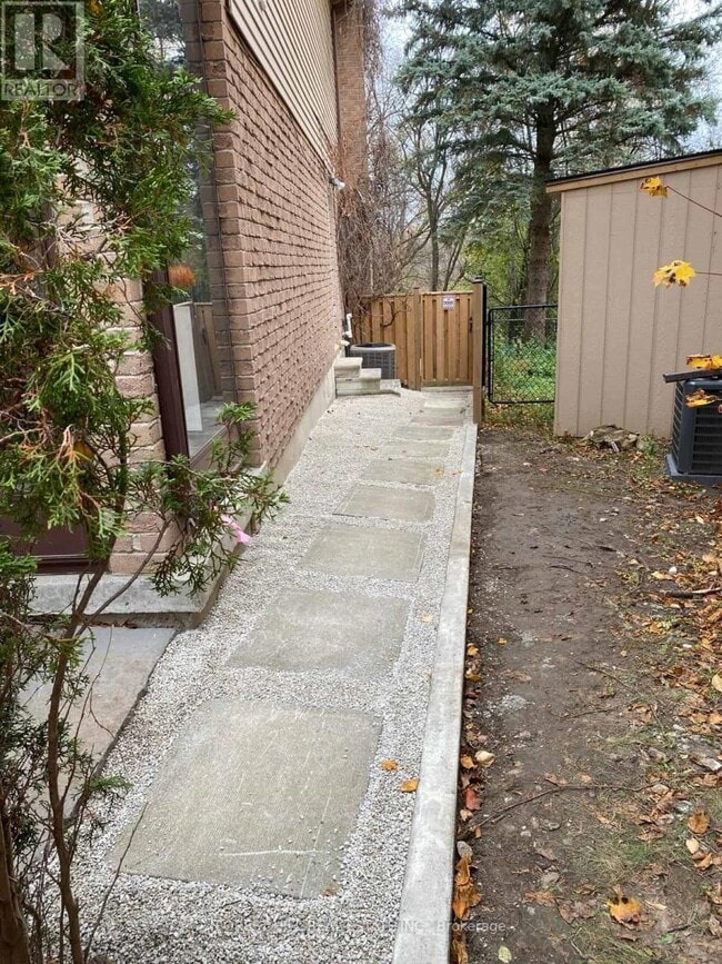 Photo - 120 Greenbelt Crescent