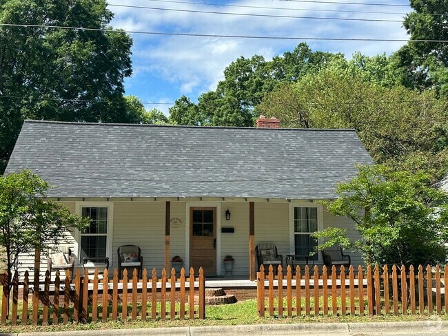 Building Photo - 317 E Wilson Ave Rental