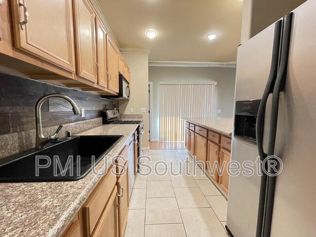 Photo - 2549 Country Club Dr