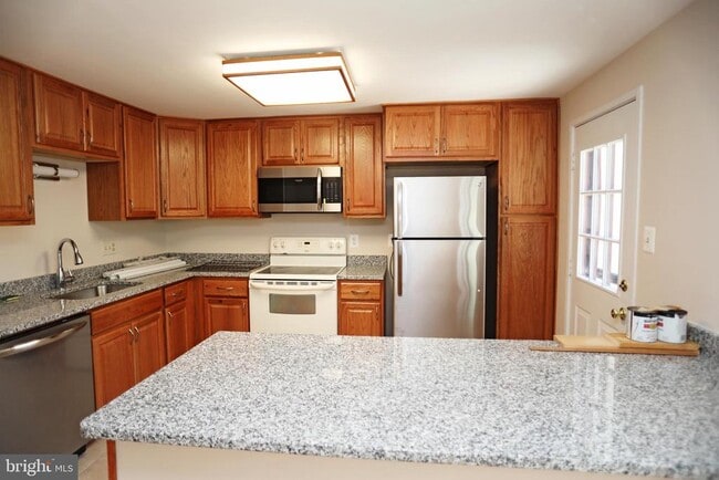 Photo - 329 Gundry Dr